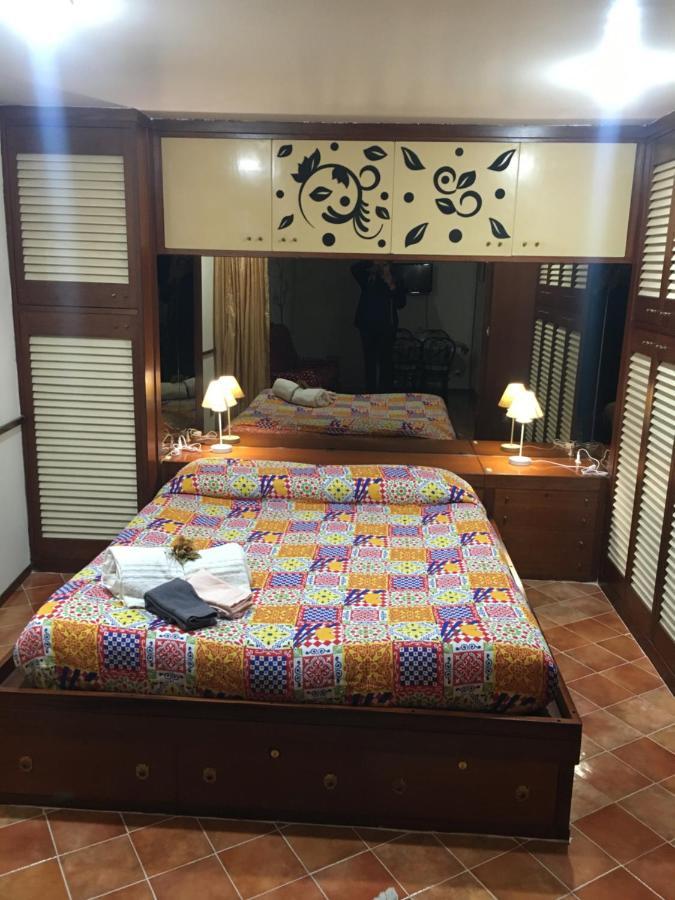 Casuzza Casa Vacanze パレルモ エクステリア 写真